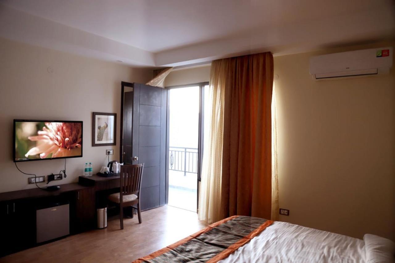 Country Inn Hotels & Resorts Вриндавана Экстерьер фото