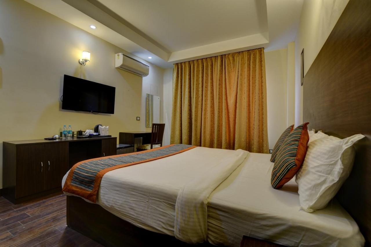 Country Inn Hotels & Resorts Вриндавана Экстерьер фото