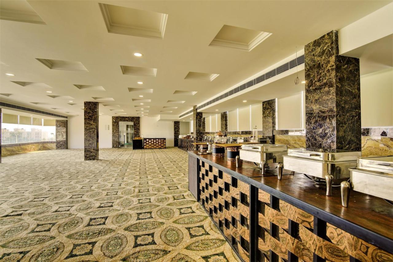 Country Inn Hotels & Resorts Вриндавана Экстерьер фото