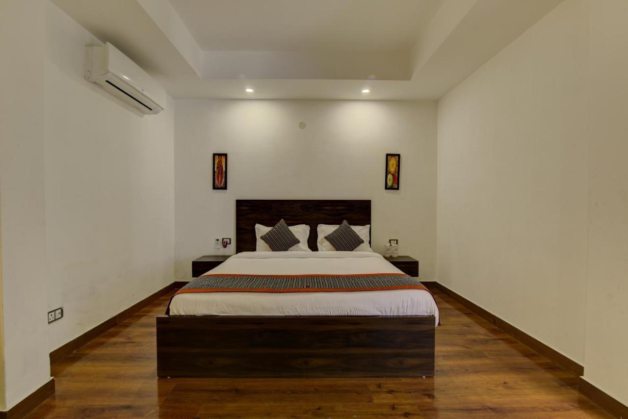 Country Inn Hotels & Resorts Вриндавана Экстерьер фото